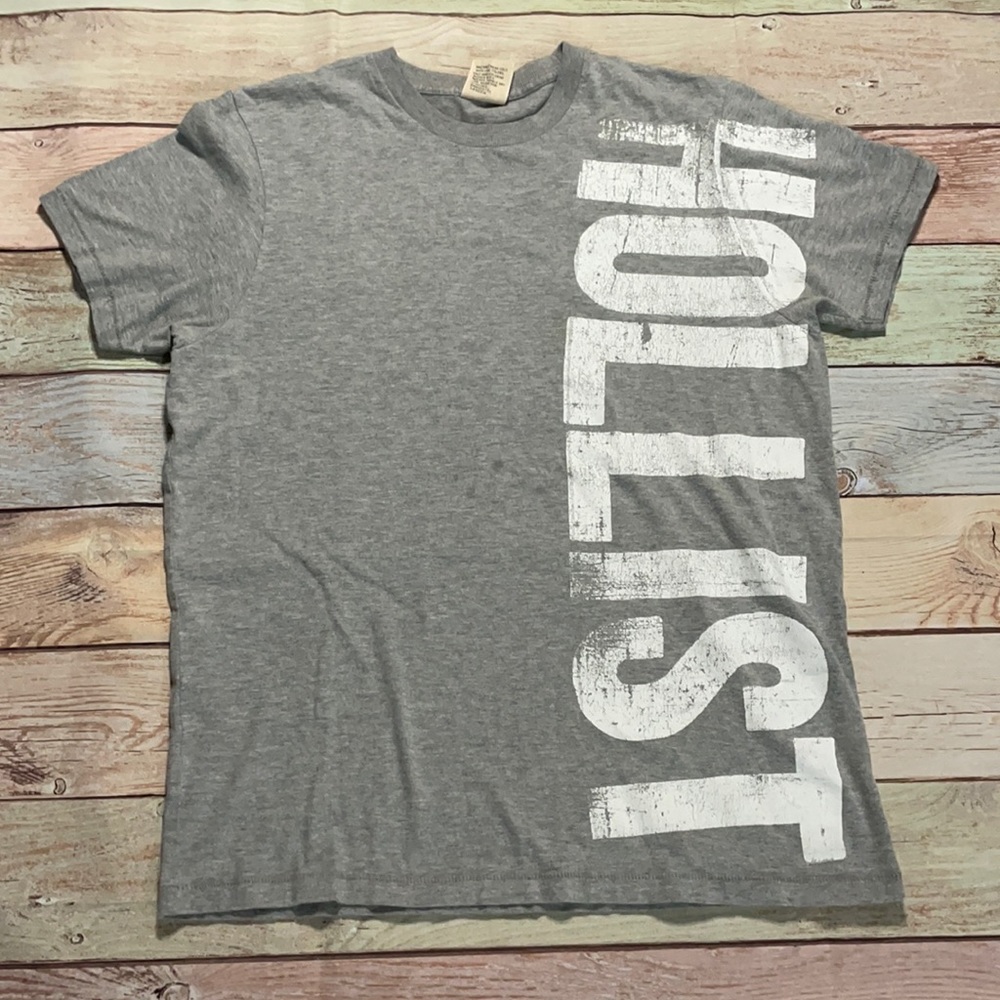Men’s Hollister Tee